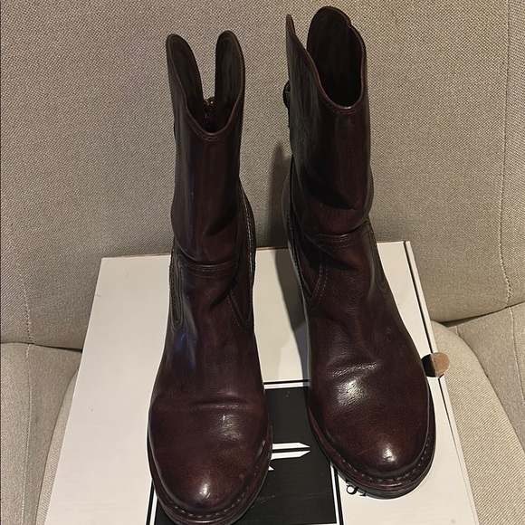 Frye Lucinda Short Boot - Picture 8 of 8